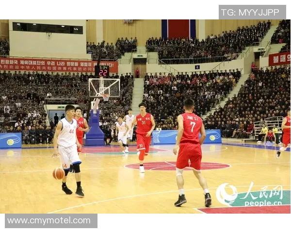 队友齐心协力为姚明发声展现团结精神与友谊力量