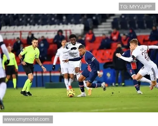 世界杯焦点战巴黎圣日耳曼与AC米兰激战成和神扑瞬间震撼全场