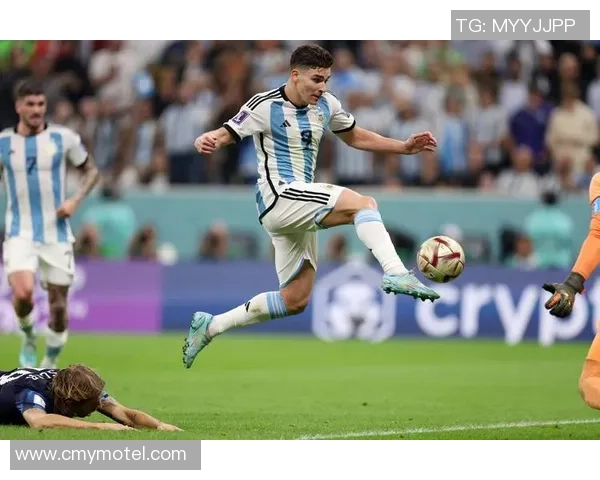 马竞友谊赛大胜曼联四球完胜绝杀瞬间引发争议判罚热议