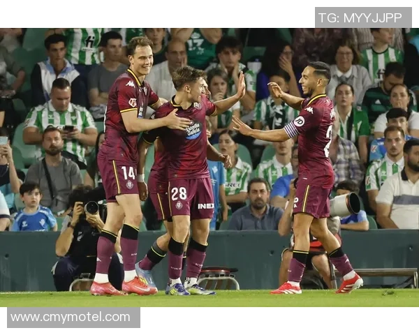 西甲焦点战里昂与巴萨握手言和补时进球引发转会热议